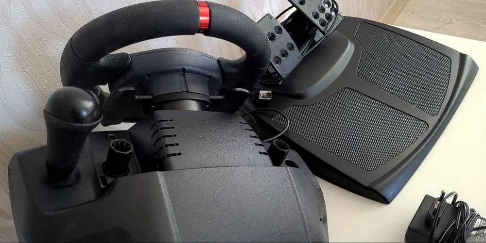 Logitech MOMO Racing