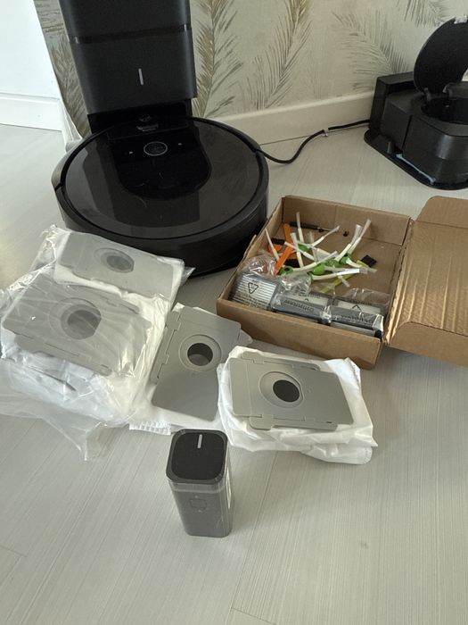 Robot aspirador roomba i7 + com esvaziamento automático e ligacao wifi