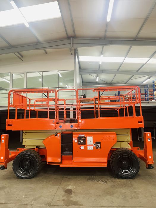 Plataforma elevatória tesoura a diesel