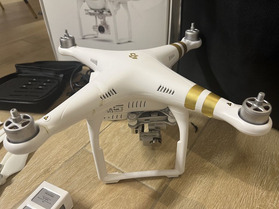 Dron DJI Phantom 3 Professional 4K + filtry ND, torba