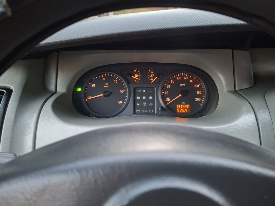 Opel Vivaro Long Brygadówka 6 osób Klima