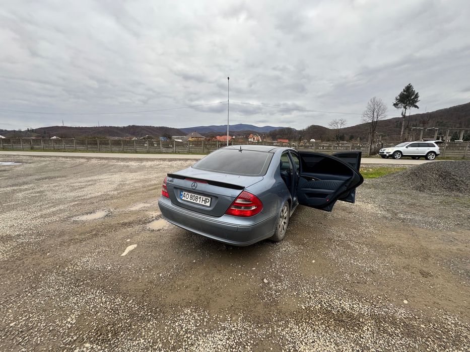 Mersedes w211 Мерседес в 211