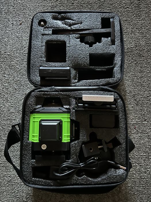 Nivel a Laser 16 Linhas Com Comando - NOVO