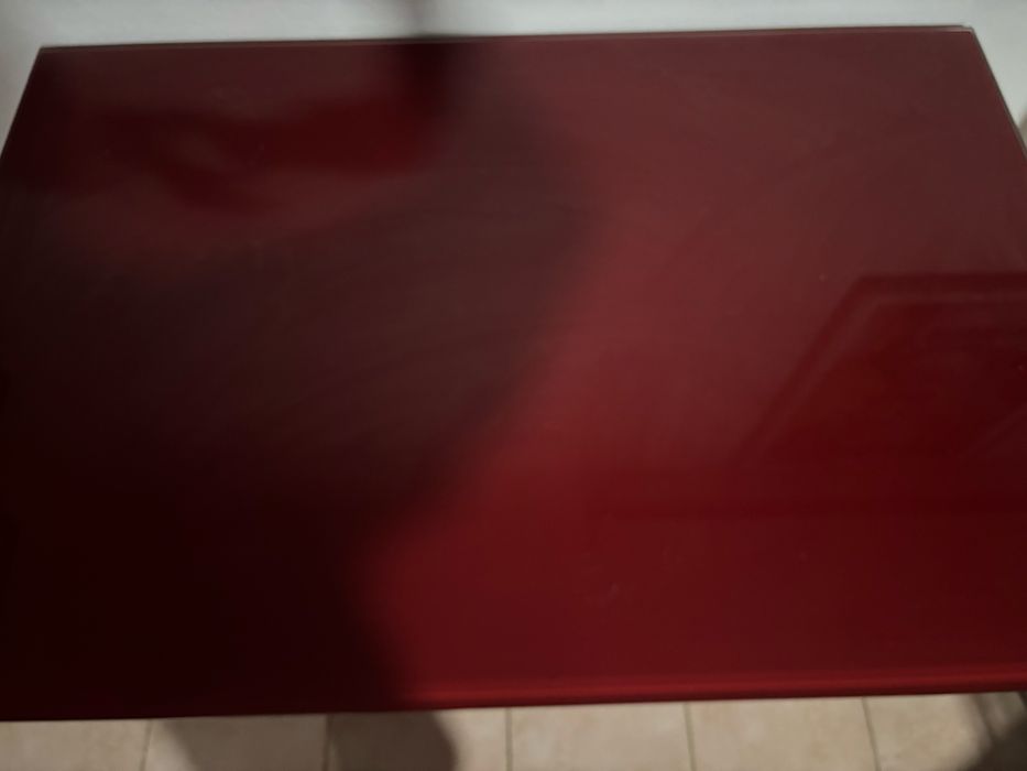 Mesa com tampo de vidro