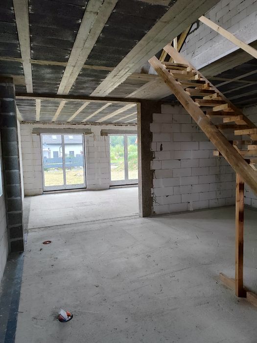 Bliźniak na sprzedaż. Komfortowy ekonomiczny dom w spokojnej okolicy.