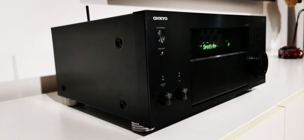 Amplituer Onkyo TX RZ 820