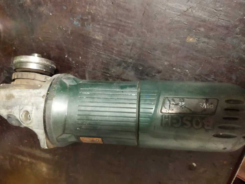Szlifierka bosch regulacja 900w