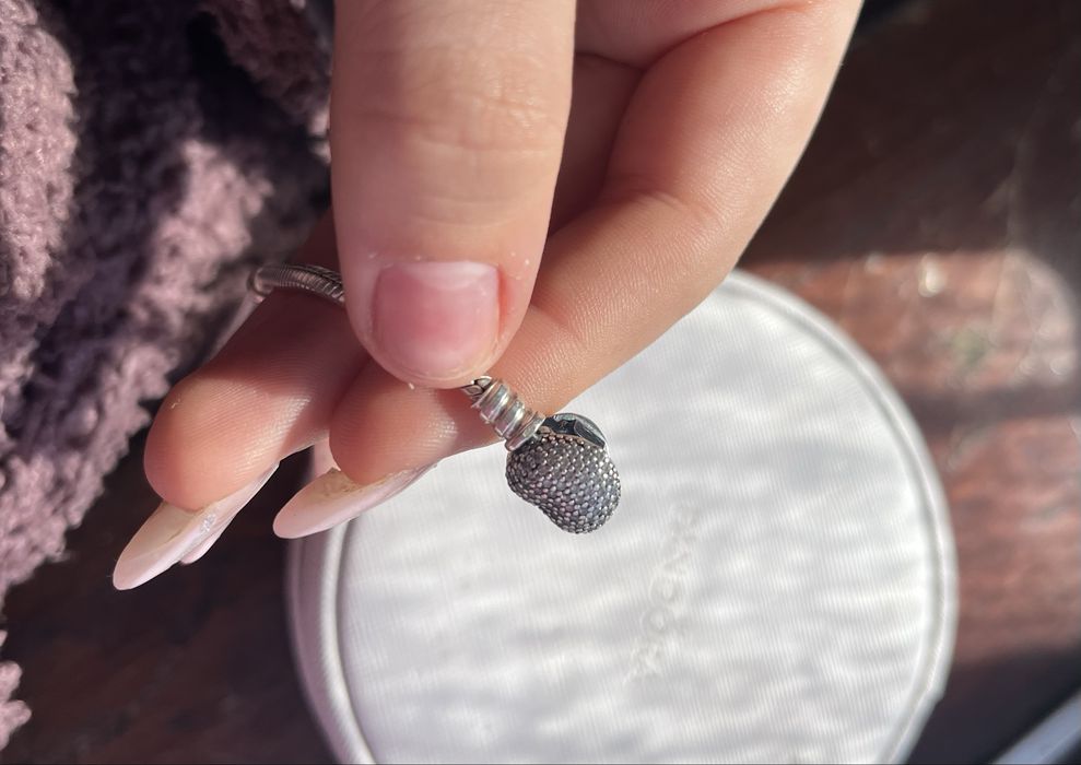 Pulseira pandora fecho de coraçao com brilho