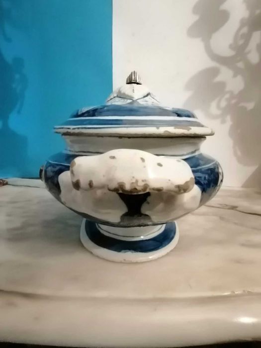 Terrina c/ Tampa Faiança Miragaia ? Stº. Antº. Vale da Piedade ?