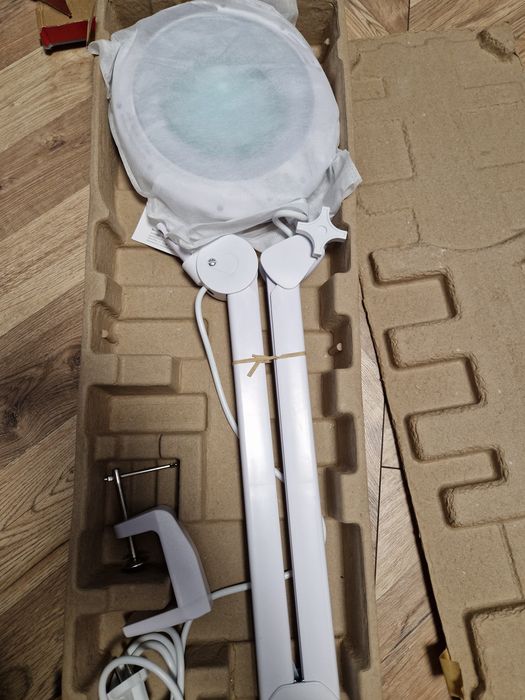 Lupa z oświetleniem LED TOOLCRAFT 3 x 127 mm