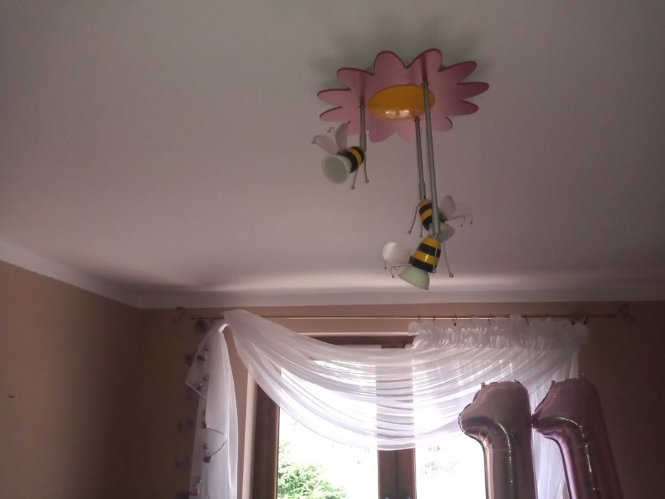 Lampa sufitowa do pokoju dziecięcego
