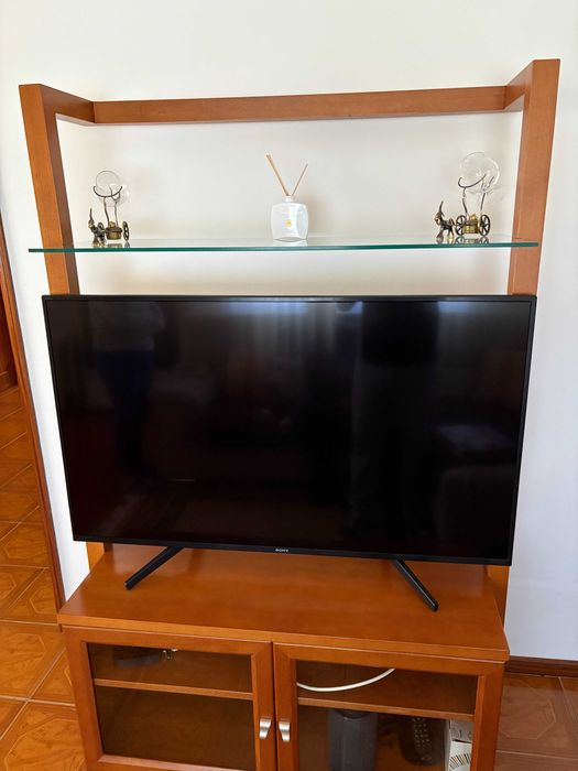 Vendo Moveis de sala, como novos.
