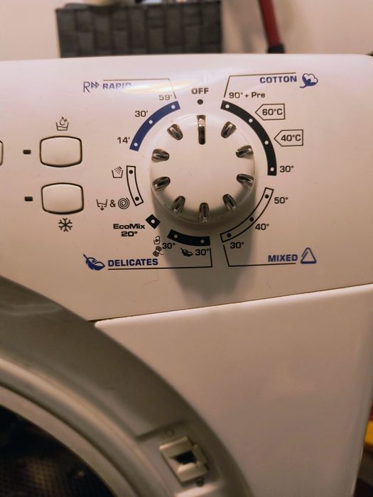 Pralka Candy Grando Space GS 1282D3/1-S