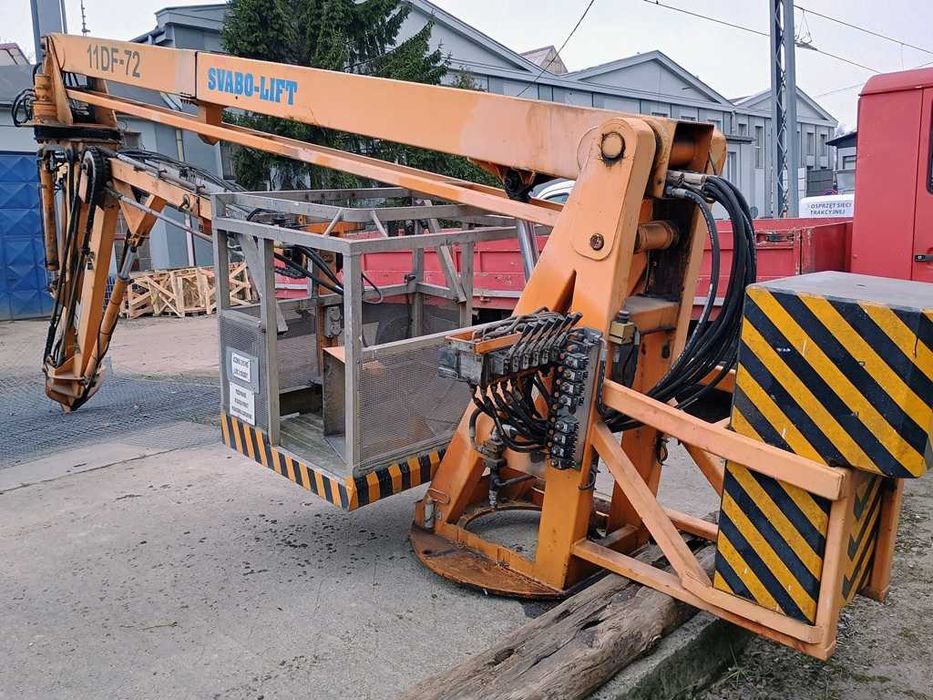 Ramie, podnośnik hydrauliczny z koszem SVABO-LIFT 11DF-72