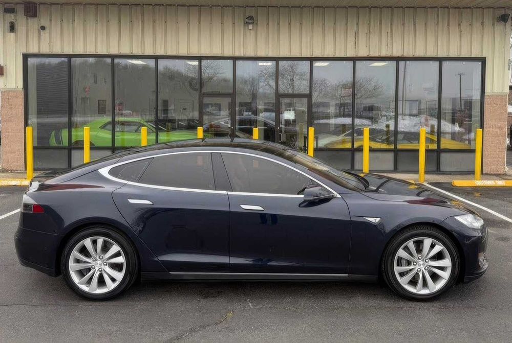 Tesla Model S      2018
