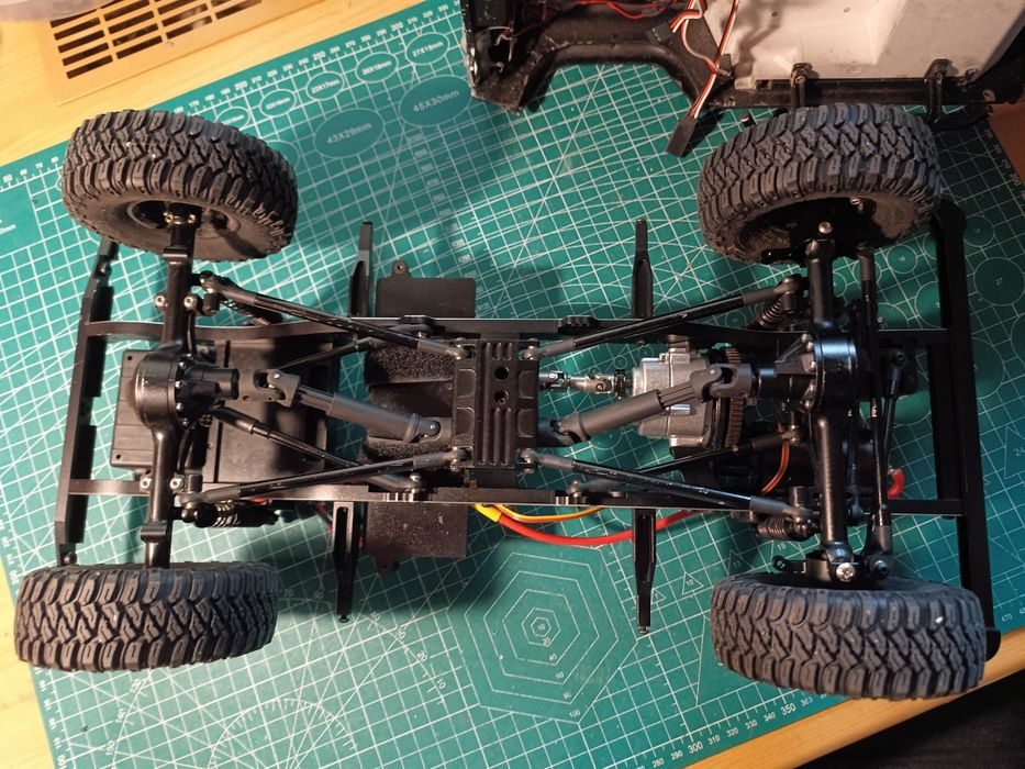 RC trial crawler 1/10 defender D90 hardbody  jak rc4wd
