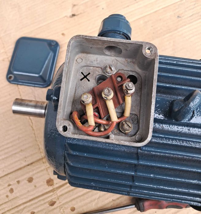 Двигун 4АМ90L4CУ1 380 в 2,2 кВт 1500 (1410) ОБ/хв (Электродвигатель 4АМ90L4 CУ1 380 в 2,2 кВт 1410 ОБ/мин)