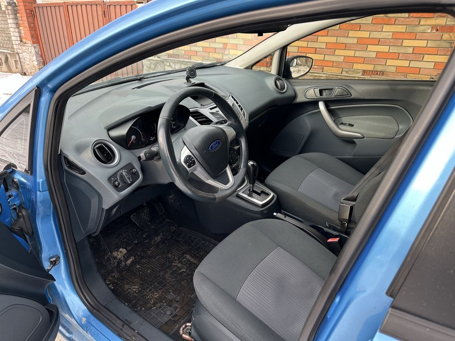 Ford Fiesta 2011г 1,4 автомат Европа