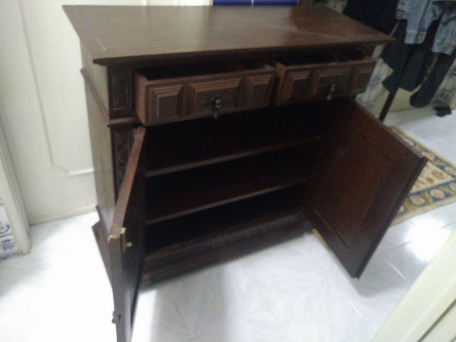 Comoda de corredor, ou quarto, para roupa ou calçado