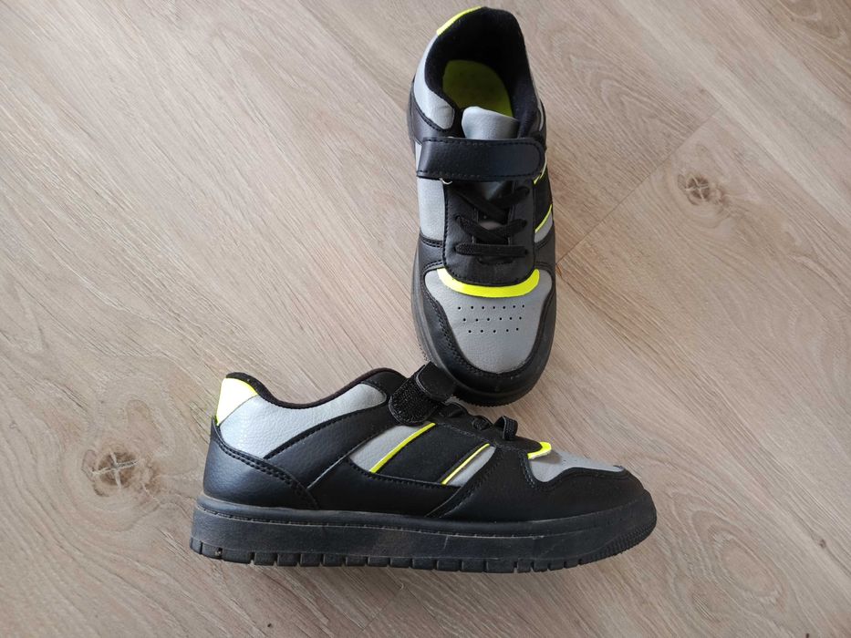 Sprzedam buty chłopięce