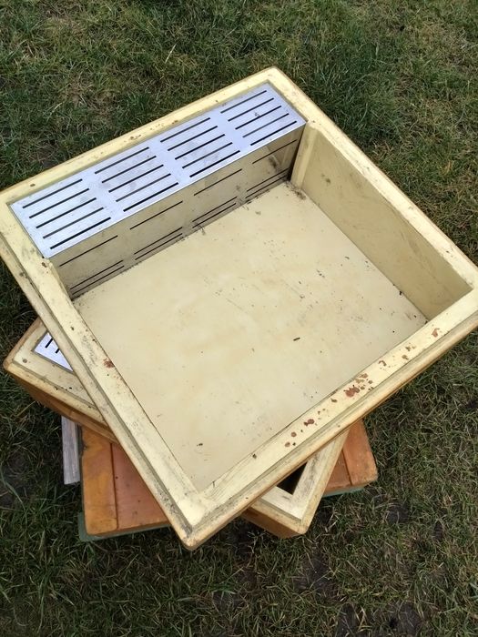 Powałko-podkarmiaczka wielkopolska apikoz