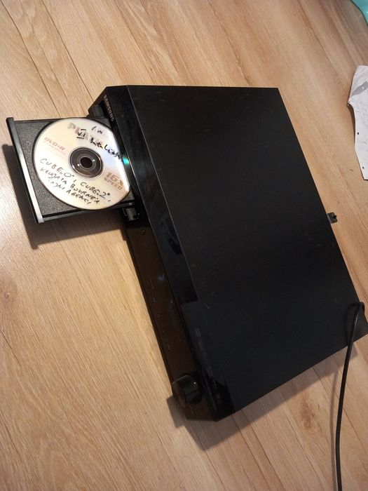 Amplituner z odtwarzaczem DVD do kina domowego Samsung
