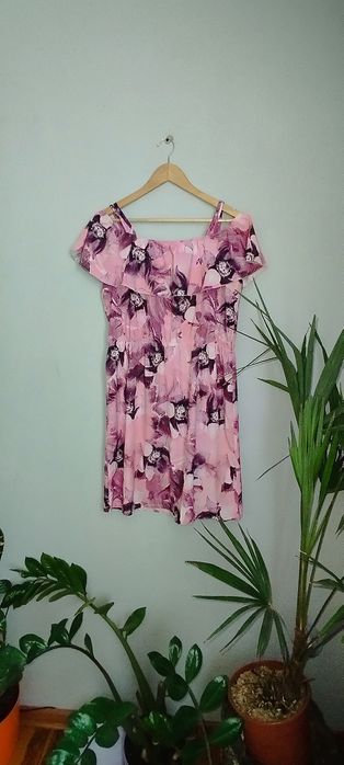 Sukienka w kwiaty 44