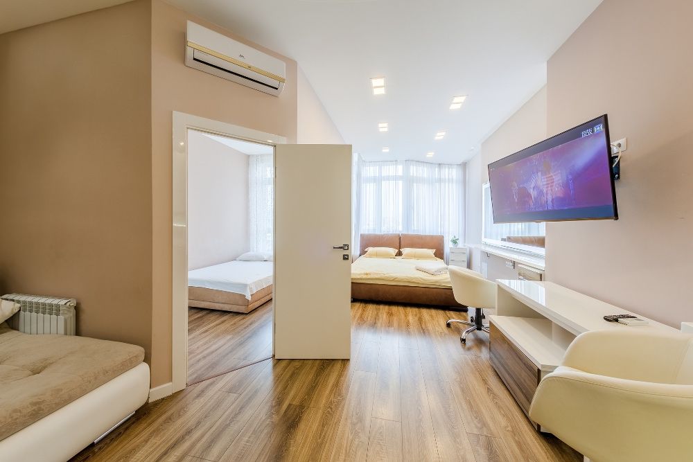 Оренда подобово  біля метро Вокзальна в ЖК Елегант на жилянській,118