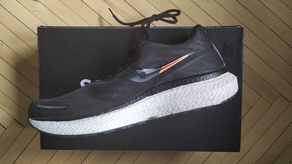 Кросівки Saucony Triumph 19
