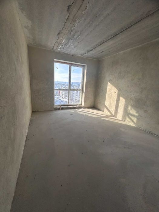 Продаж просторої квартири в новобудові