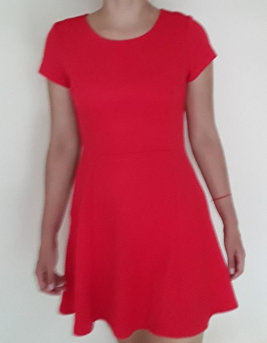 Czerwona piekna sukienka rozm 38