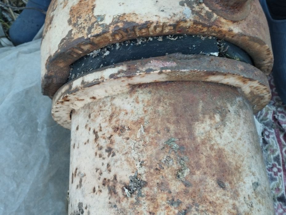 гідроциліндр з полуприцепа