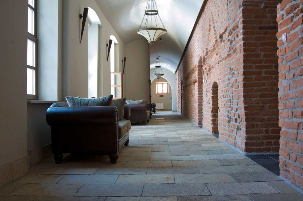 Płytki wapień Grey Limestone antyk naturalny kamień taras posadzka