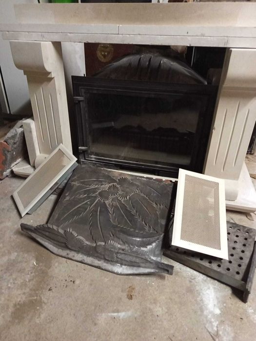 Cassete ferro fundido+lareira em pedra beje