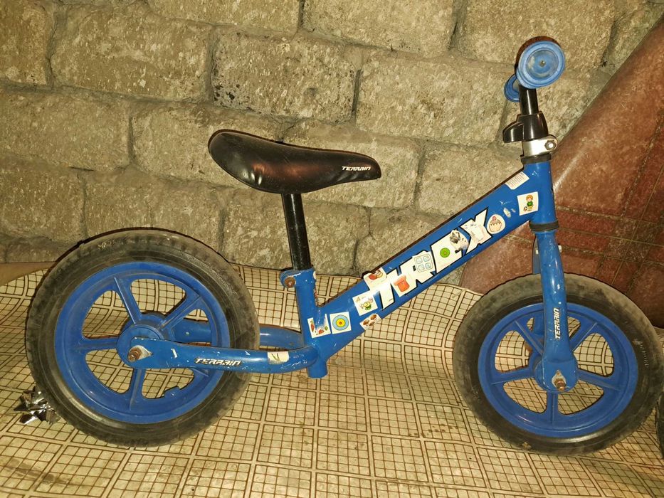 Rowerek biegowy dla chłopca do nauki jazdy