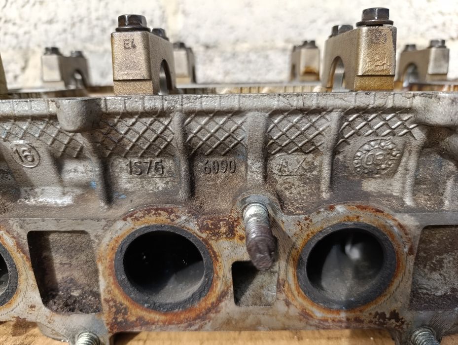 Гбц головка блока 1.8 B Ford Focus Mondeo mk3 C-Max Volvo s40 V50 Mazd