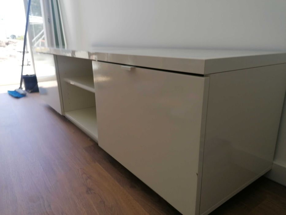 Móvel multiusos branco