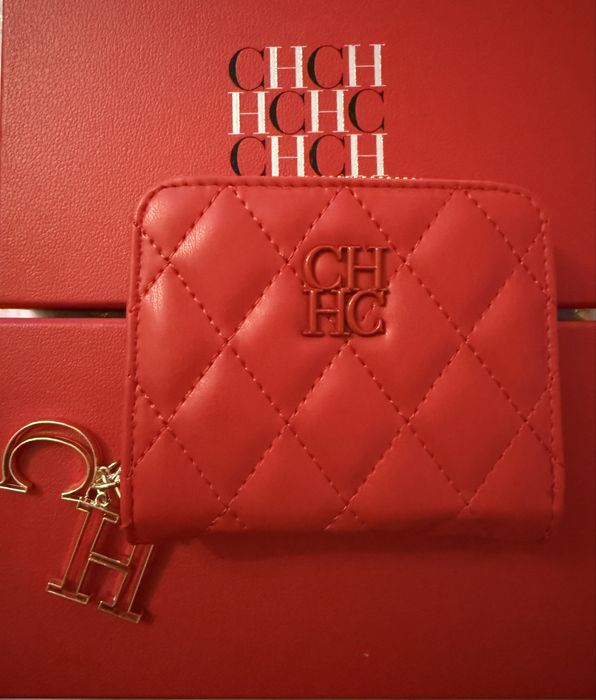 Portfel Carolina Herrera czerwony zamykany magnetycznie ,hit 2026