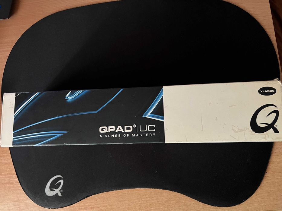 Продам ігровий килимок QPAD
