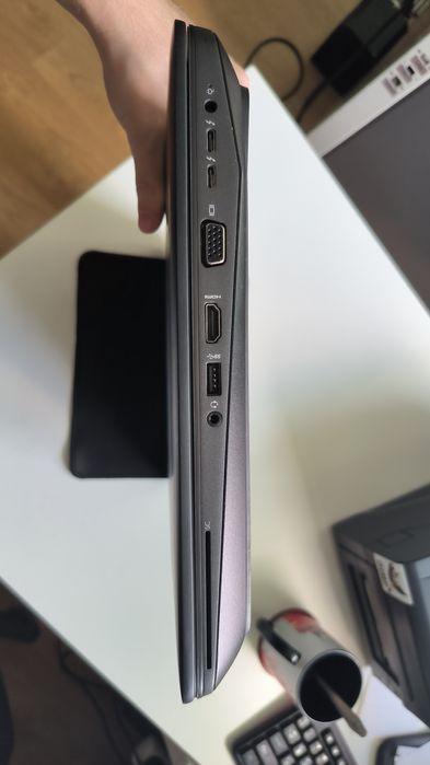 HP ZBook 17 G3 RAM 32gb m4000m 4gb SSD 512gb E3-1535M v5