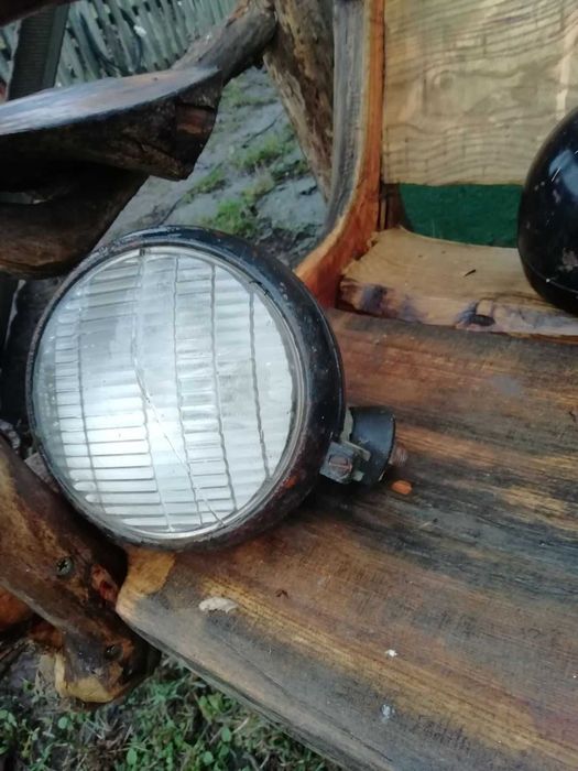 Фара з якоїсь техніки