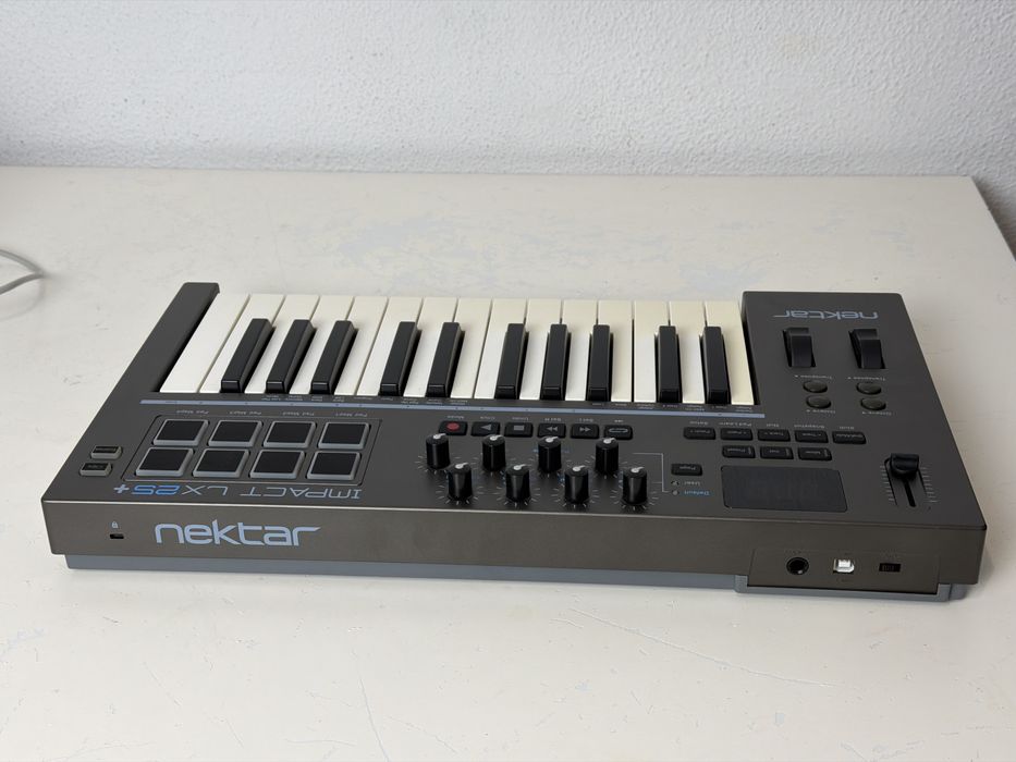 Teclado midi nektar impact lx25+