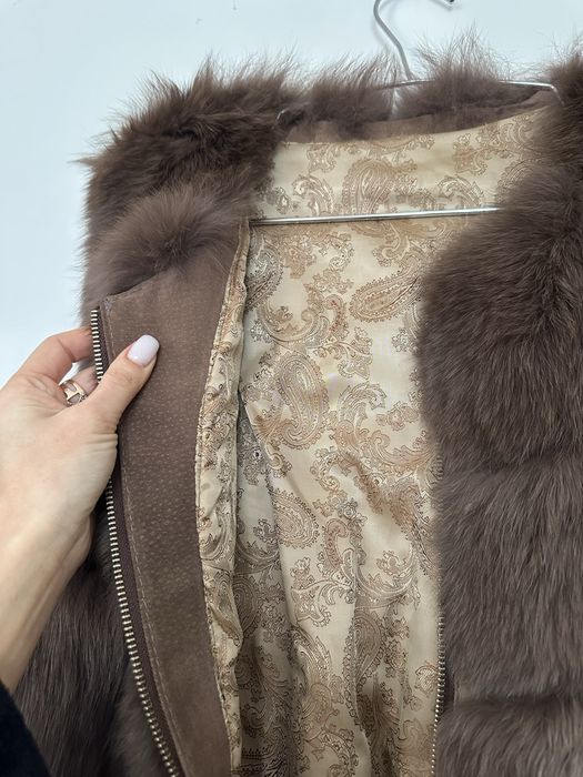 Хутряна желетка жіноча