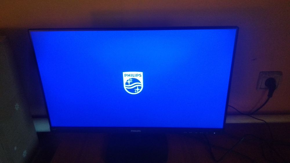 Продам манитор PHILIPS24