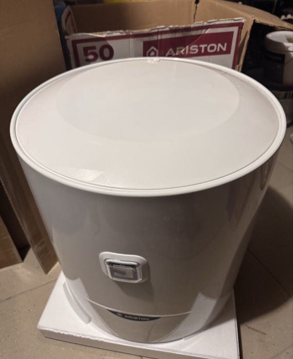 Продам бойлер,водонагрівач Ariston