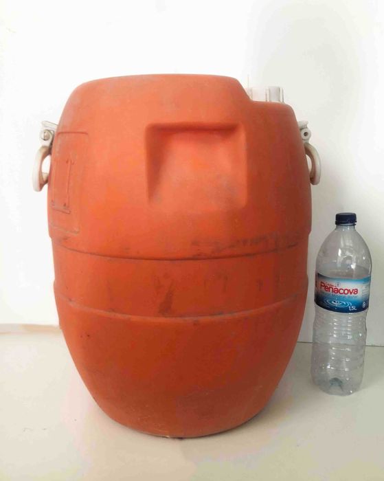 Contentor 60 litros - Bidon de plástico laranja