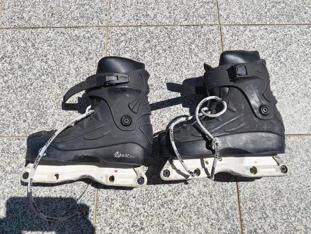 Patins Aggressive Anarchy – Tamanho 39 – (Sem rodas)