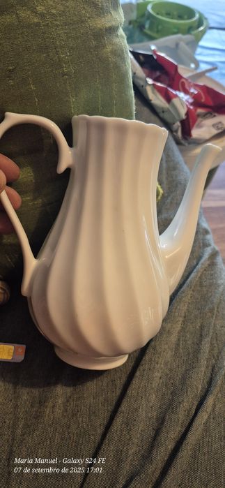 White Teapot without Lid440853464875673601