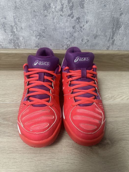 Продам Asics спортивні жіночі кросівки, стан 9/10