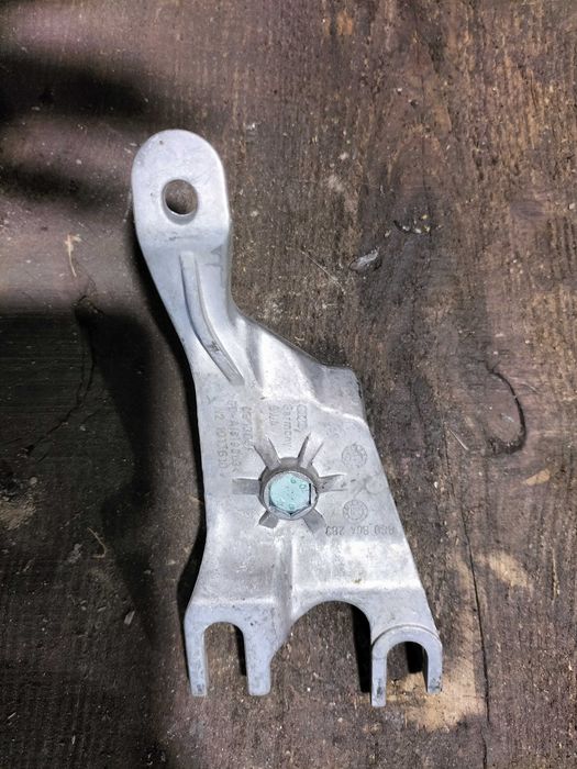 Stopka mocowanie uchwyt podłokietnika Audi A4 B6 B7